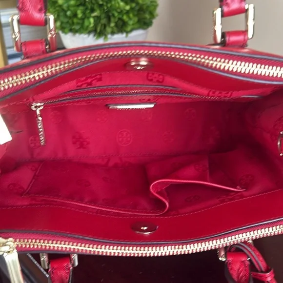 TORY BURCH "ROBINSON" MINI❤️KIR ROYALE❤️SAFFIANO LEATHER DOUBLE ZIP TOTE 🌟EUC🌟 - Picture 13 of 17